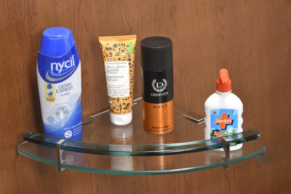 8MM Glass To Glass Corner Brass Fitting